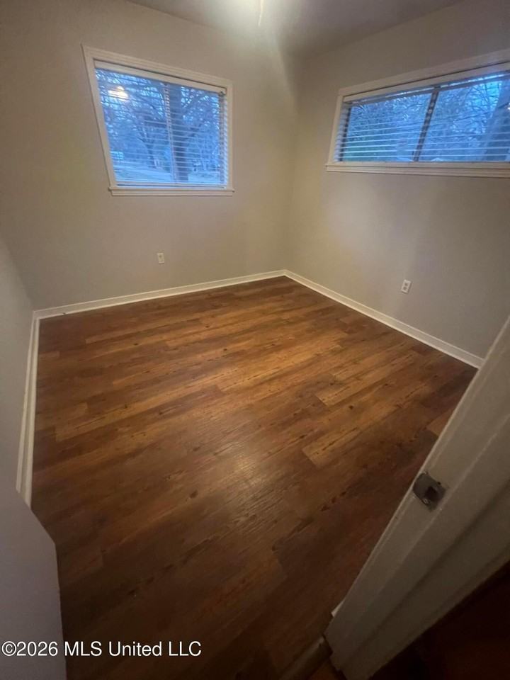 210 Mcree Dr - Photo 4 of 7