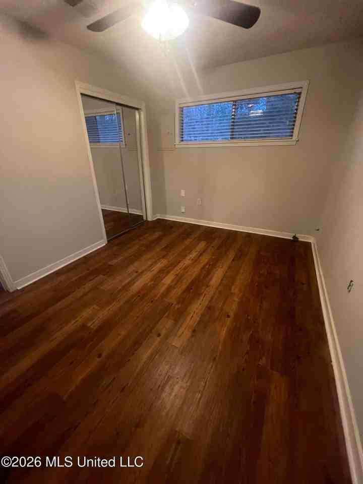 210 Mcree Dr - Photo 5 of 7