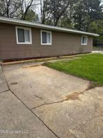 featured image of 3020 Lakewood Dr