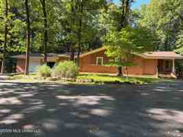 featured image of 870 Green Acres Dr