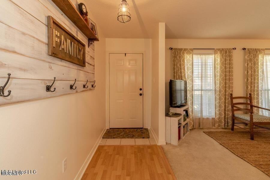 16222 Saddle Dr - Photo 4 of 29