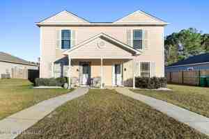 featured image of 13070 Tracewood Dr