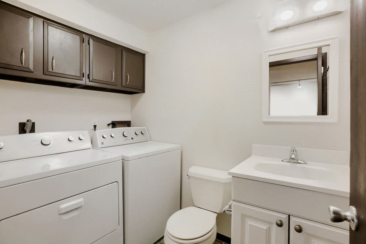 711 20th St - Photo 5 of 16