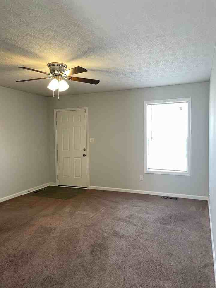 393 Lower Stone Ave - Photo 3 of 9