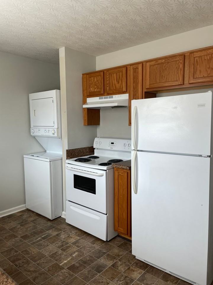 393 Lower Stone Ave - Photo 4 of 9