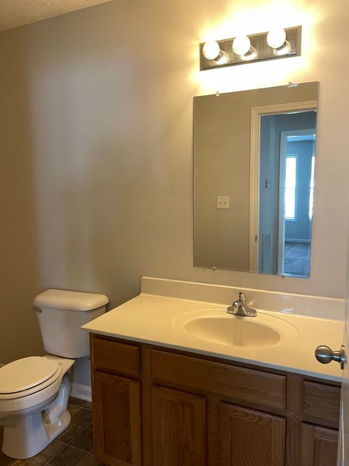 393 Lower Stone Ave - Photo 6 of 9