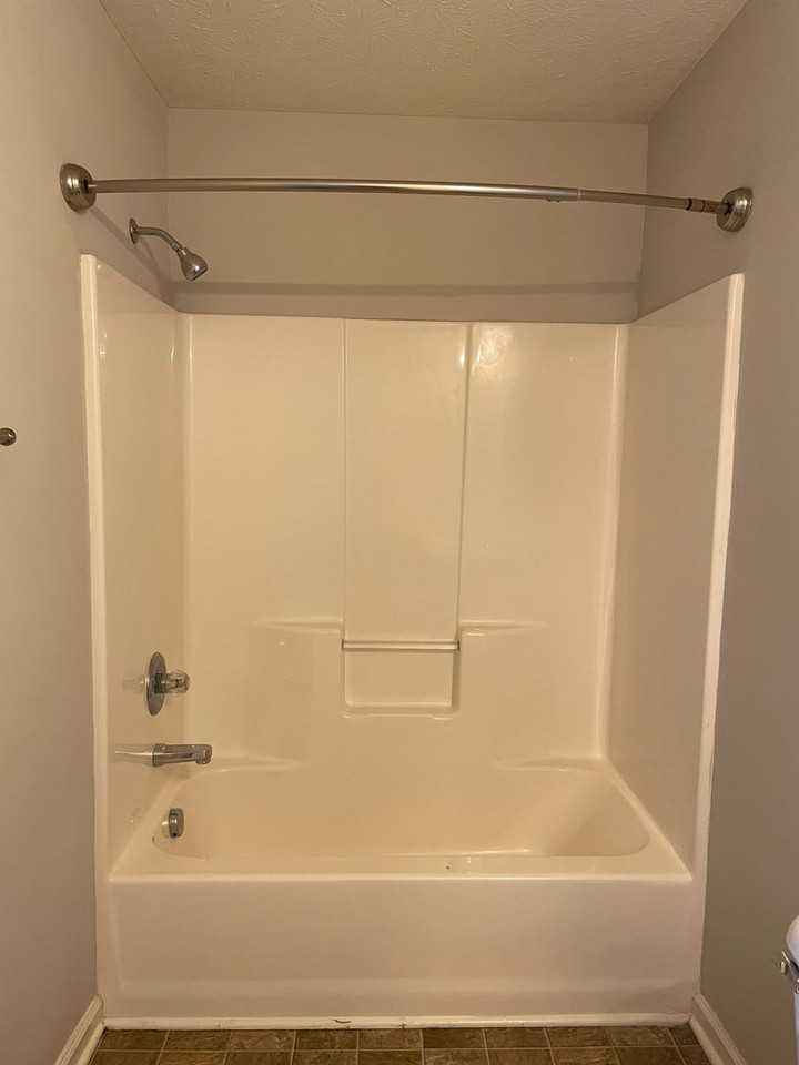 393 Lower Stone Ave - Photo 7 of 9