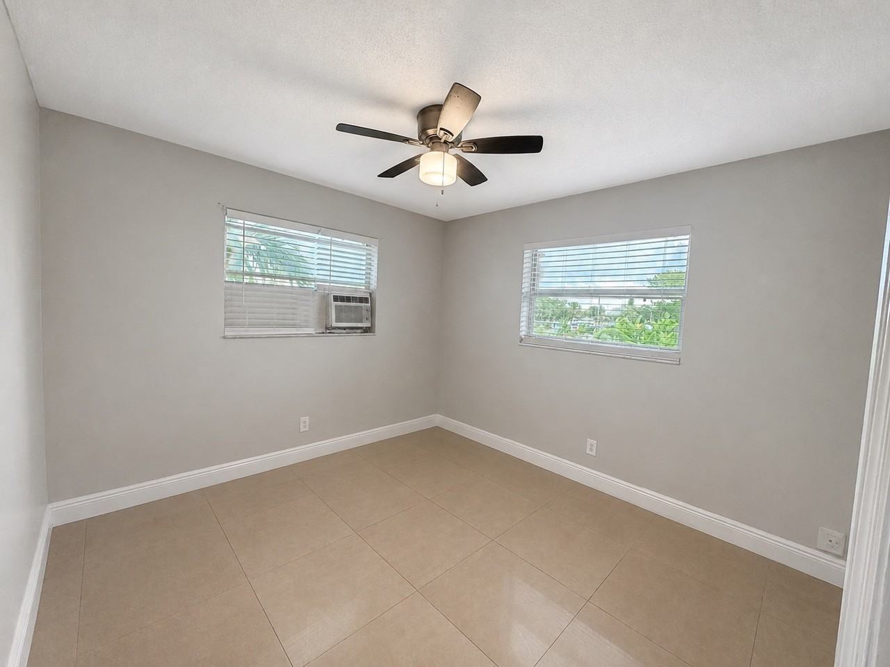 811 Nwavenue #4 - Photo 5 of 24