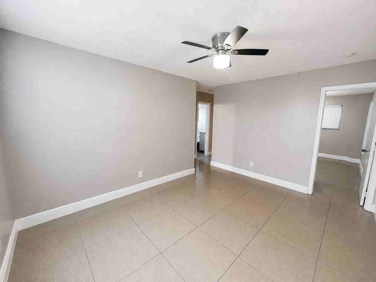 811 Nwavenue #4 - Photo 2 of 24