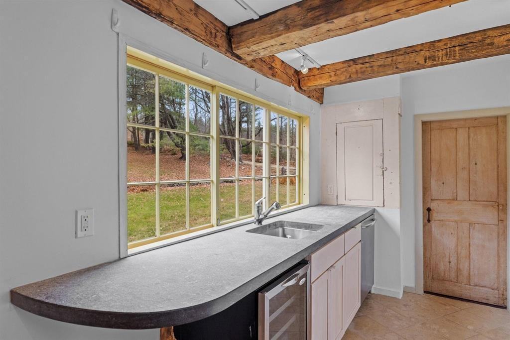 195 Pinnacle Ridge Road - Photo 5 of 32