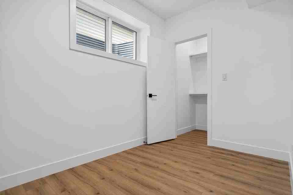 7609 88 Ave Nw - Photo 6 of 8