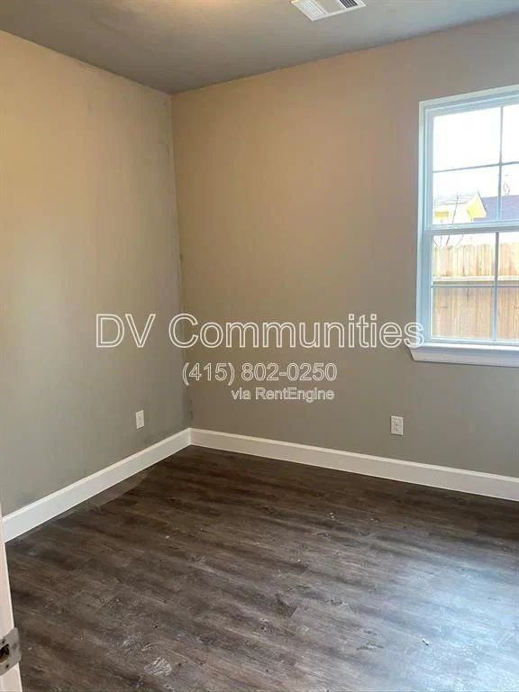 1202 3rd St - Photo 5 of 14