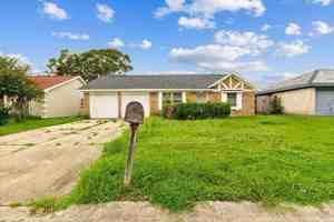 featured image of 700 Meadowglen Dr