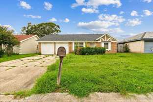 700 Meadowglen Dr - Photo 1 of 1