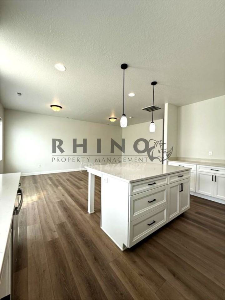3243 W 3875 S #315 - Photo 5 of 18
