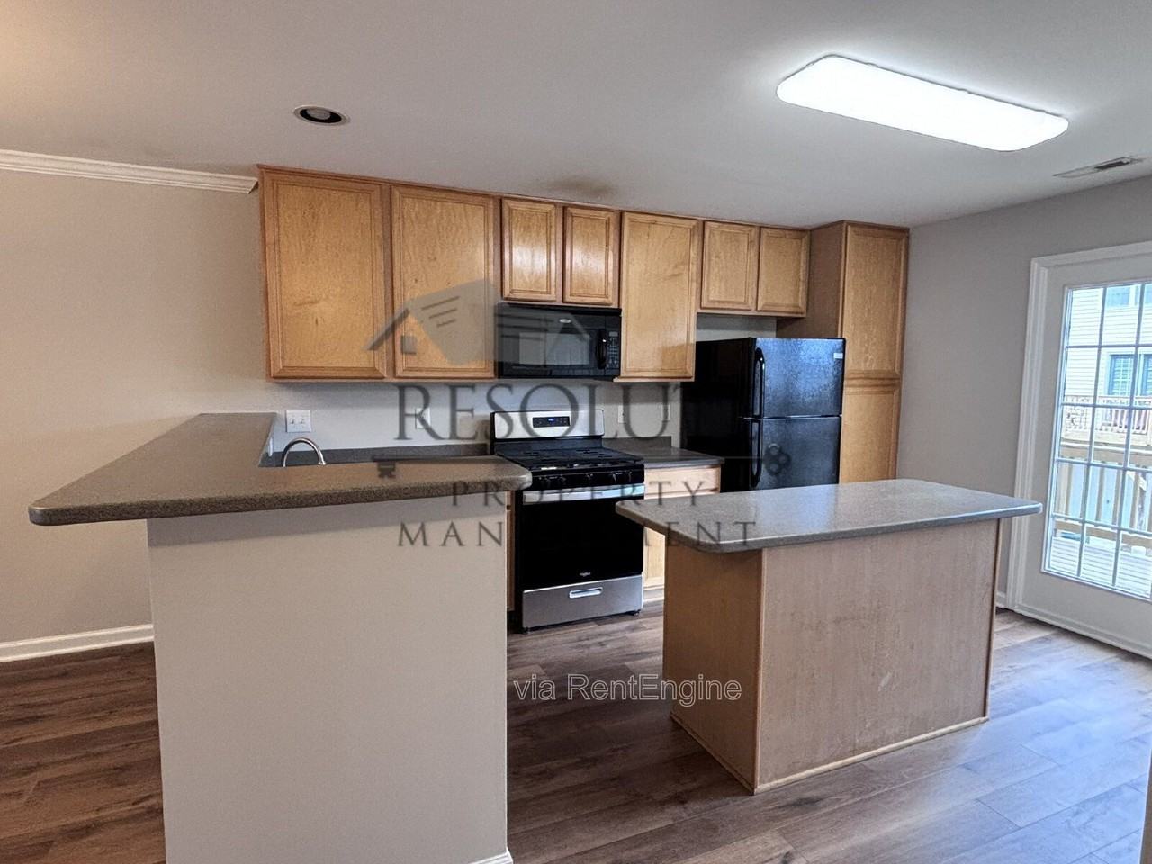 9804 Grettle Ct - Photo 3 of 13