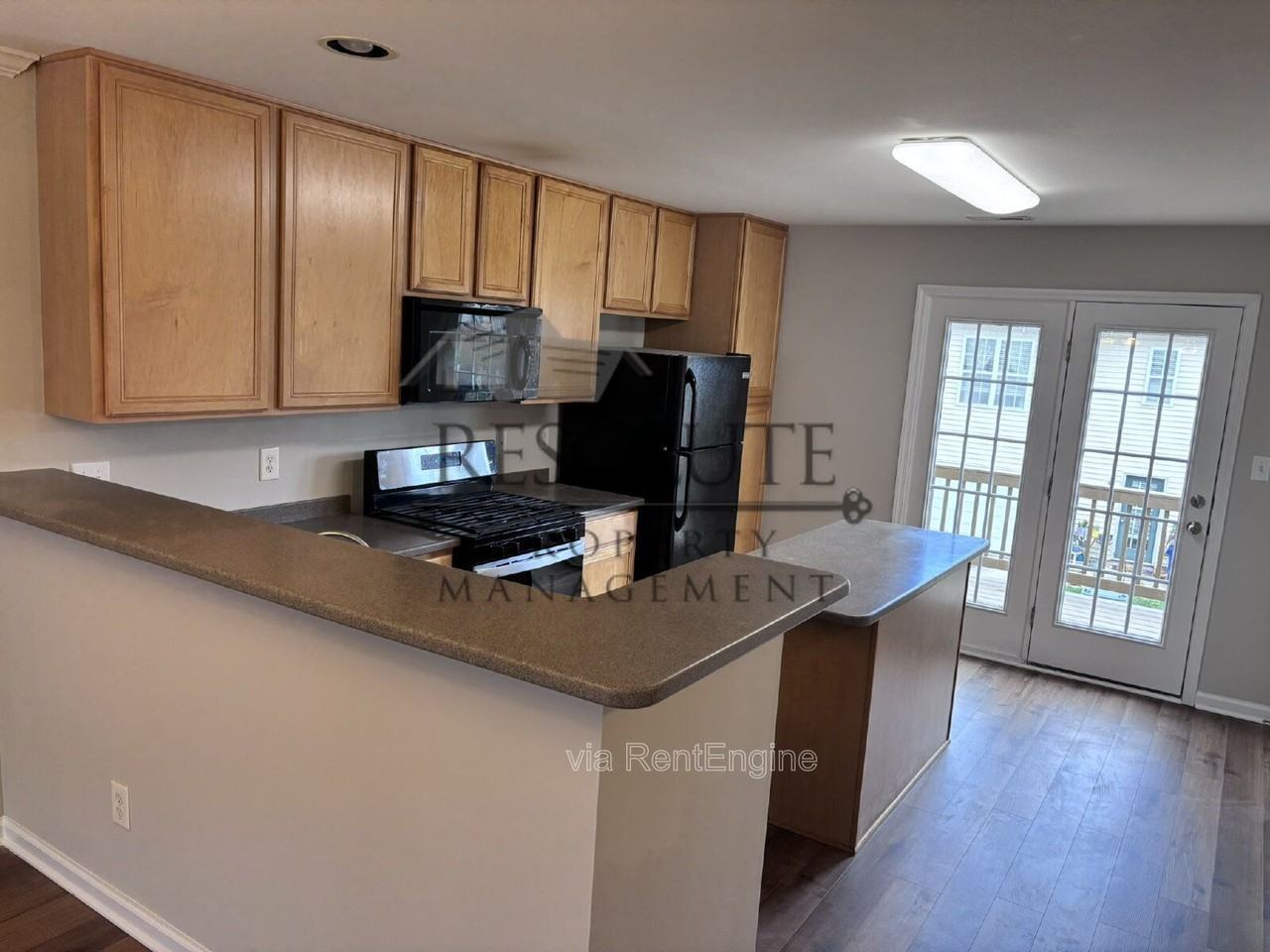 9804 Grettle Ct - Photo 4 of 13
