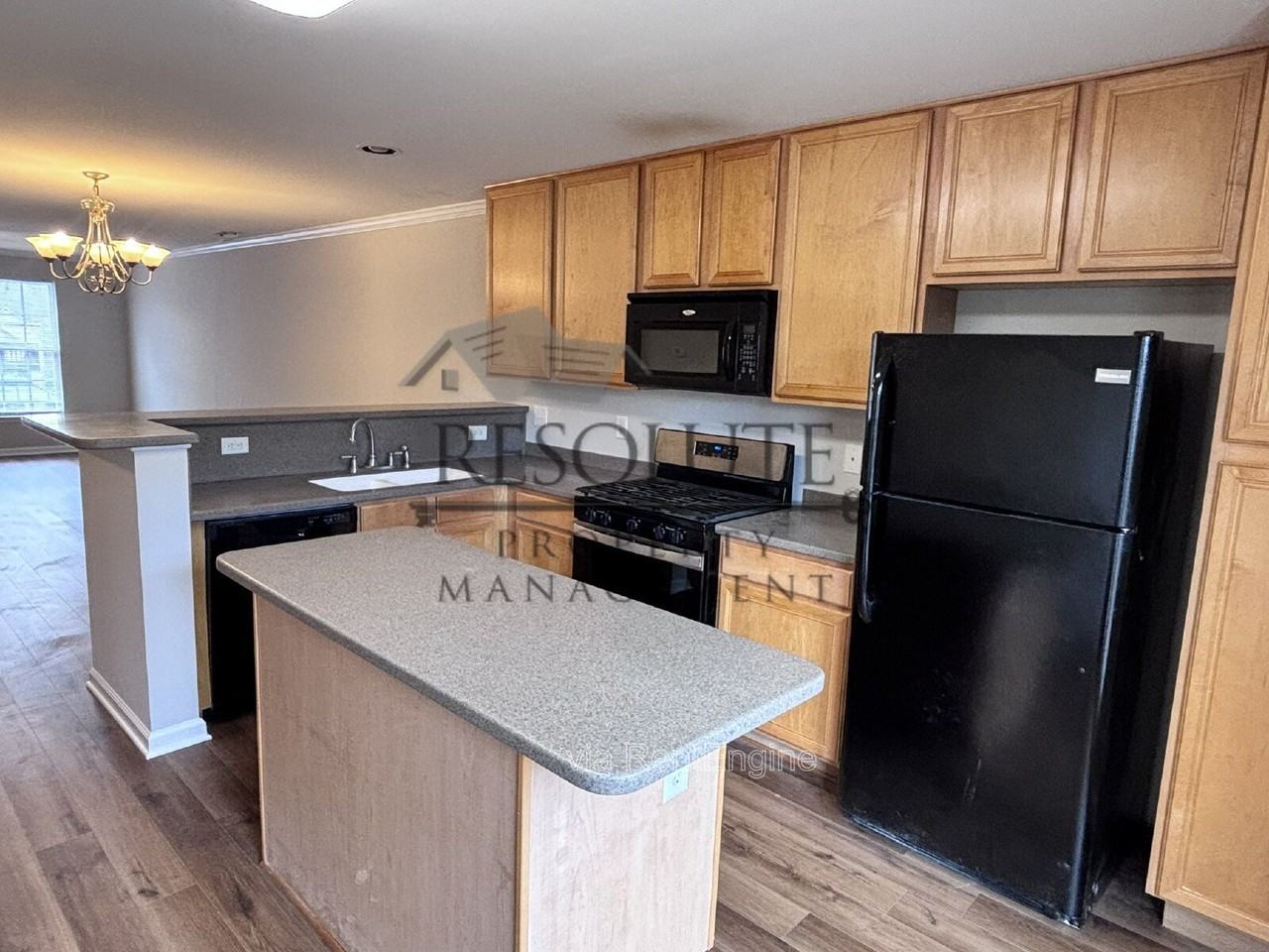 9804 Grettle Ct - Photo 5 of 13