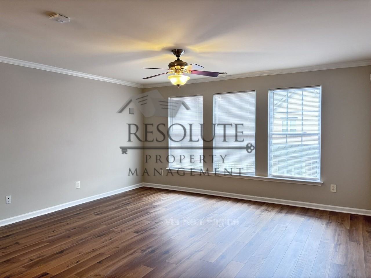 9804 Grettle Ct - Photo 7 of 13