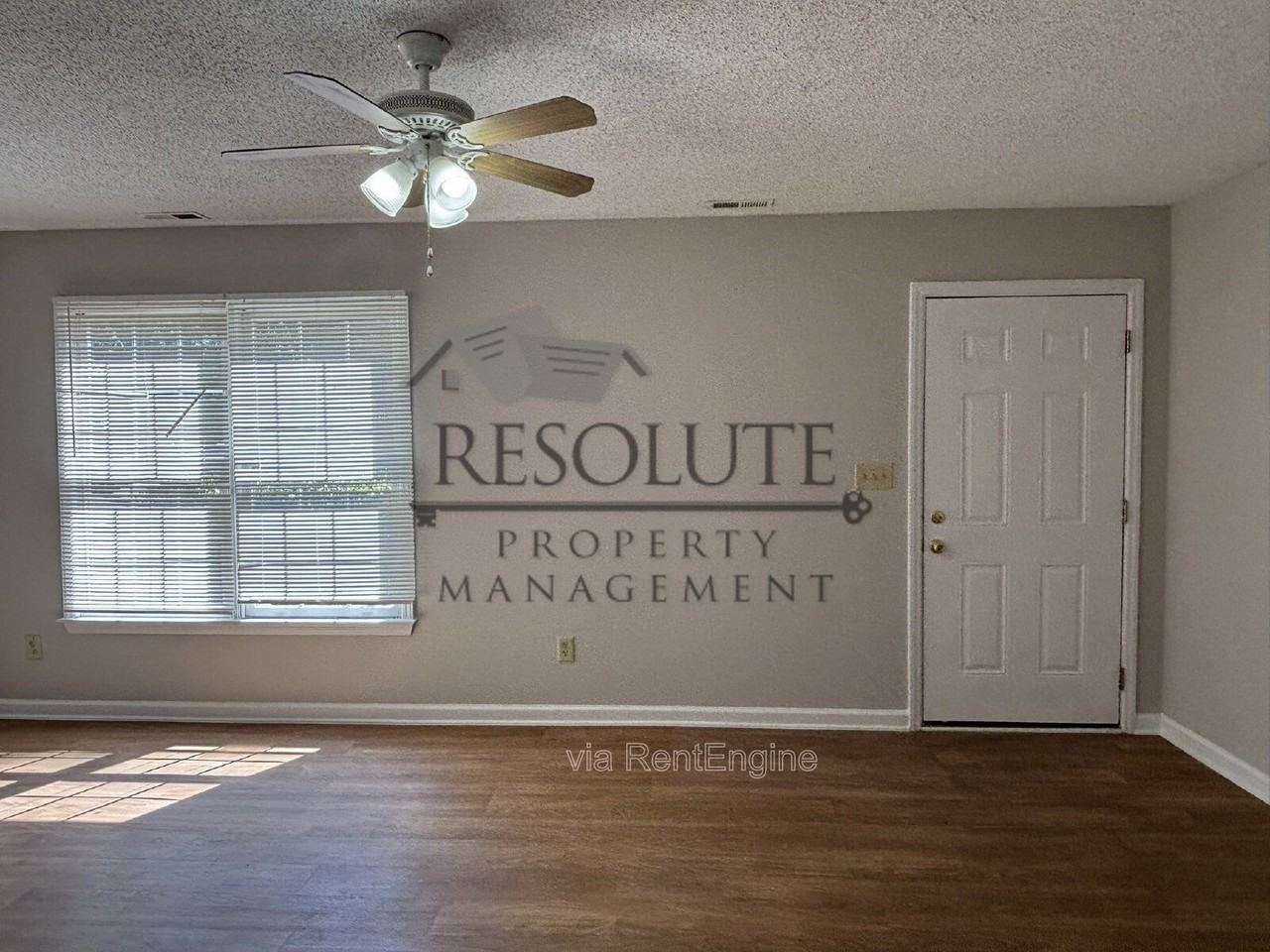 817 Dalewood Dr - Photo 3 of 7