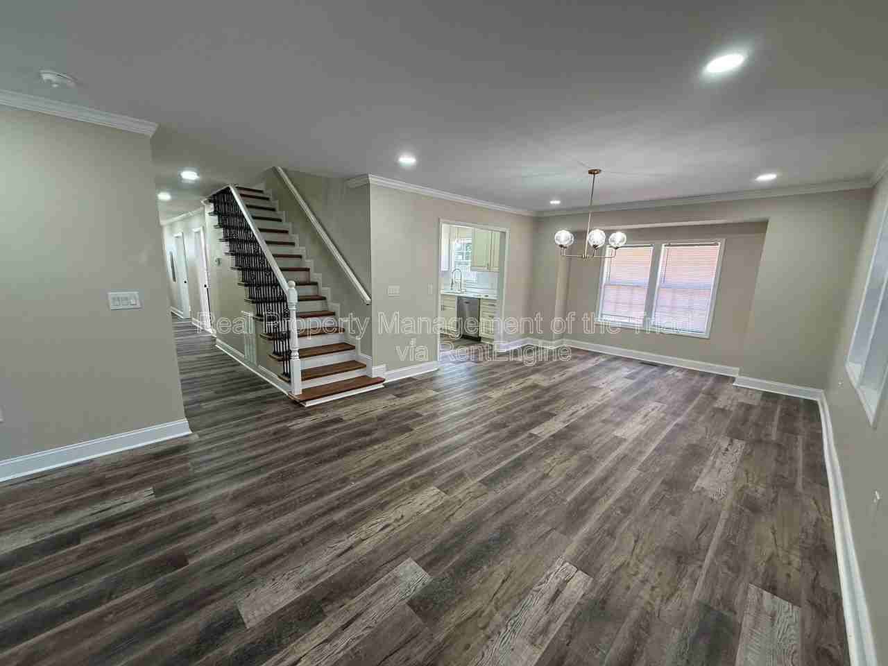 1226 Hoover Ave - Photo 4 of 32