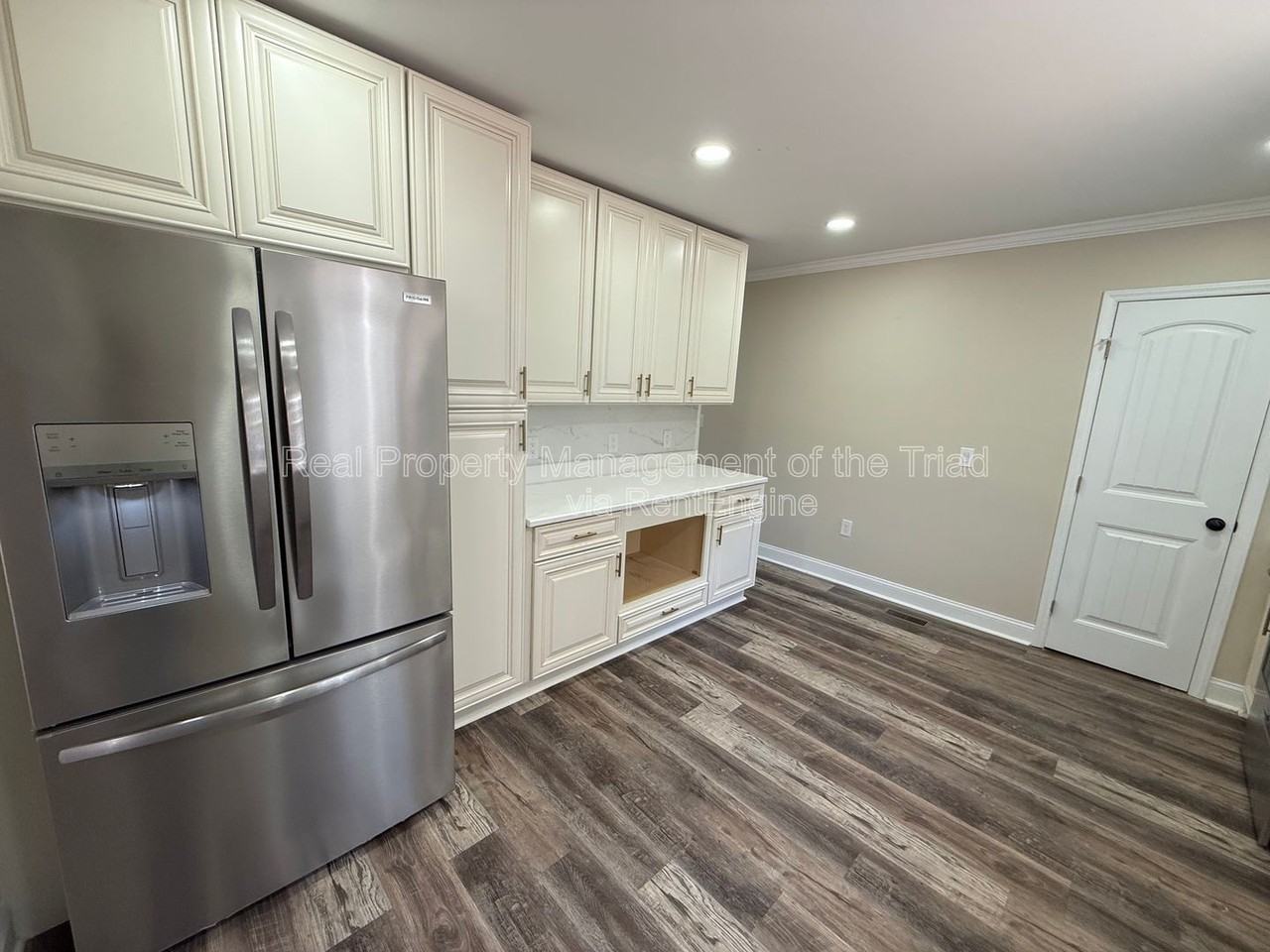 1226 Hoover Ave - Photo 6 of 32