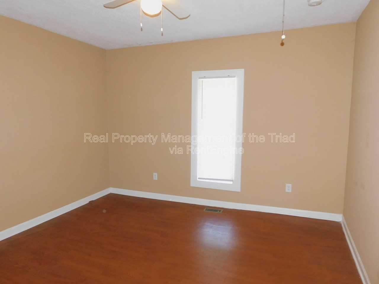 164 Riverside Dr - Photo 2 of 17