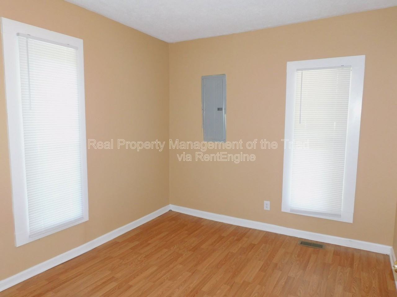 164 Riverside Dr - Photo 7 of 17