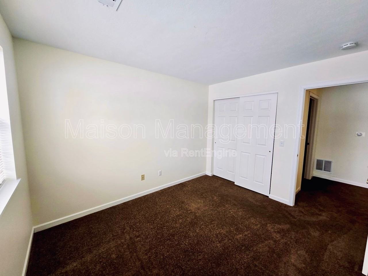 100 Green Tree Ln #222 - Photo 5 of 10
