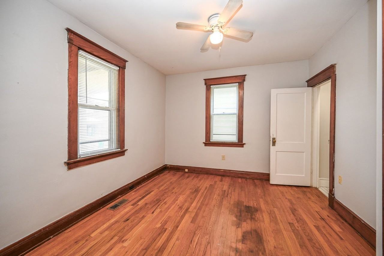 409 Ada St - Photo 4 of 26
