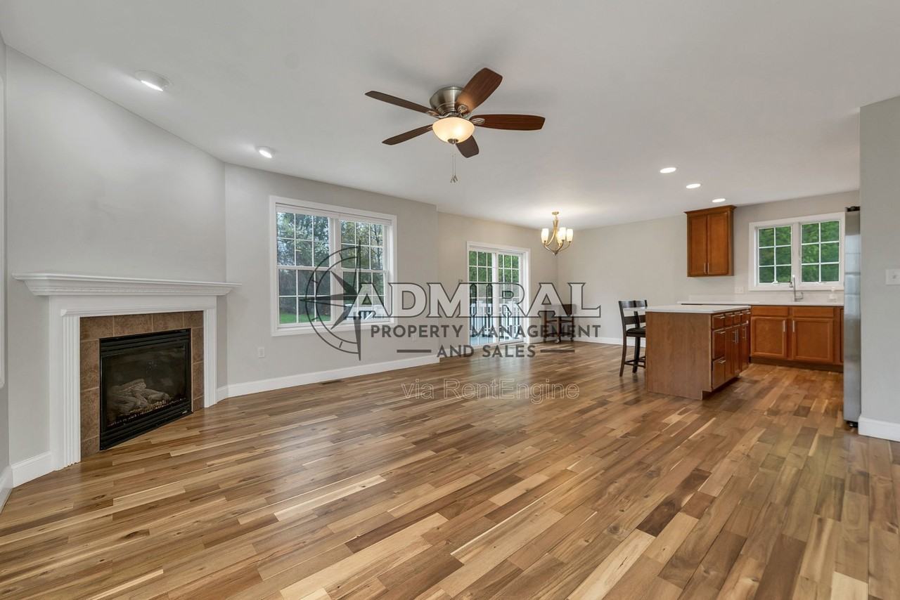 21 Village Dr - Photo 4 of 32