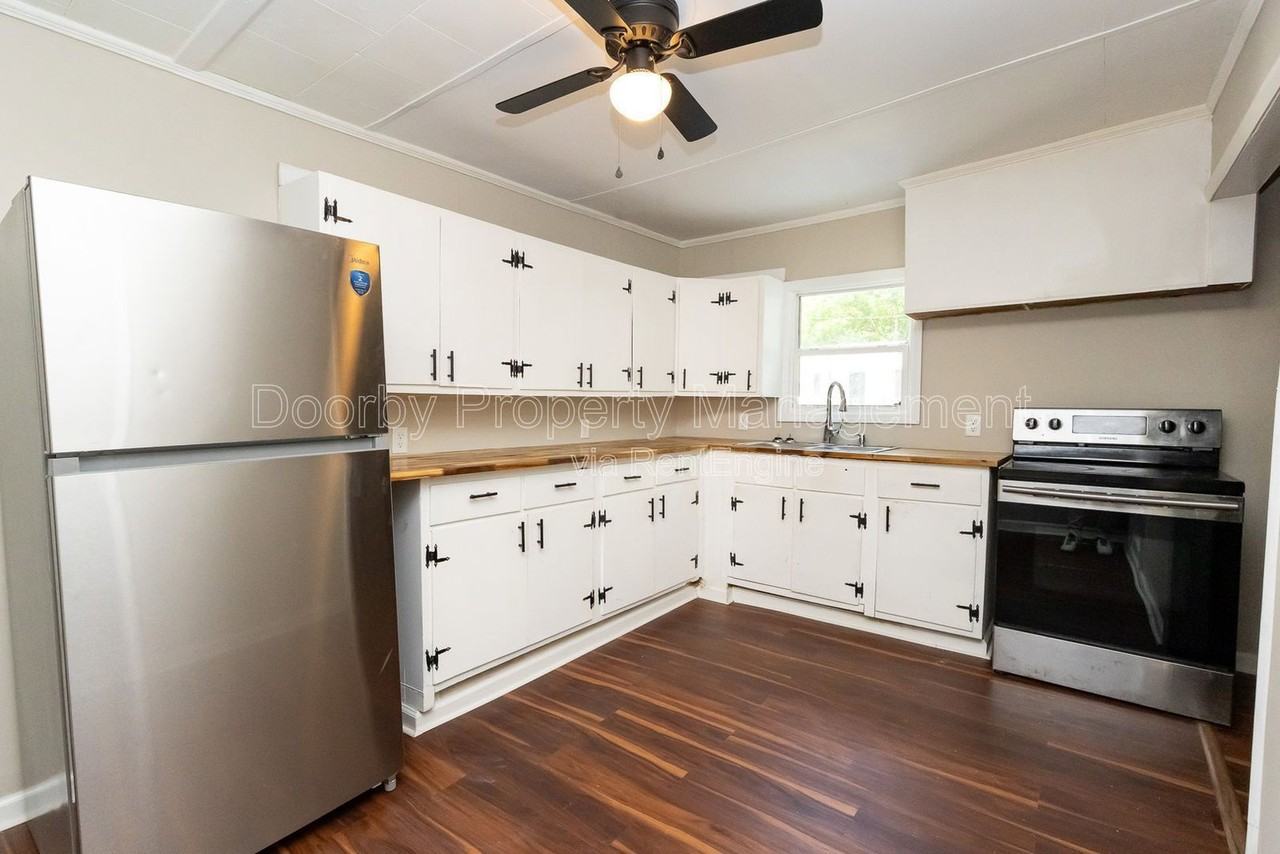 207 Napier St #1 - Photo 2 of 21