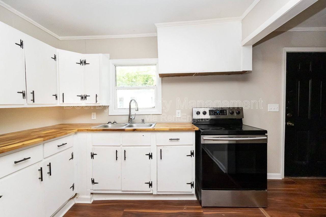 207 Napier St #1 - Photo 3 of 21