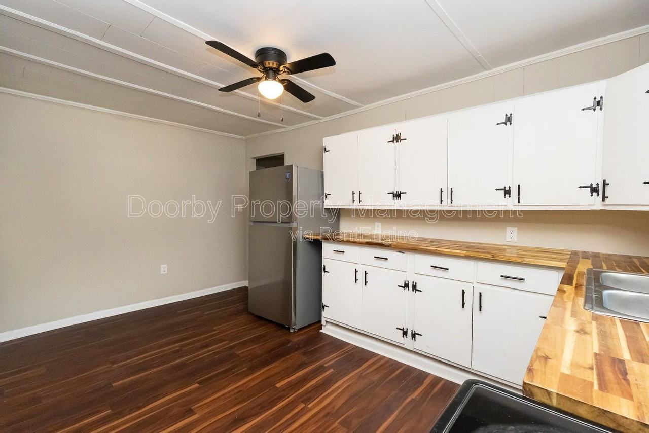 207 Napier St #1 - Photo 5 of 21