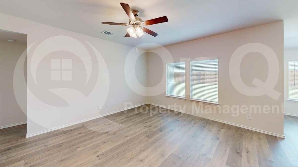 504 Saddle Blanket Dr - Photo 3 of 14