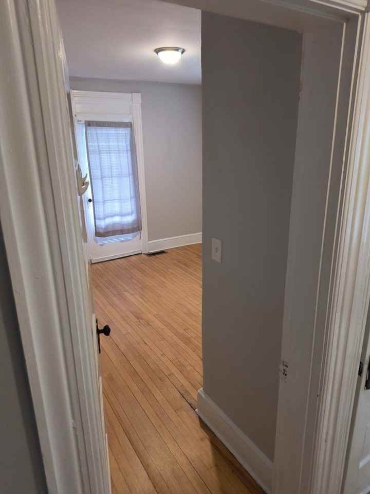 11 Beacon St #103 - Photo 5 of 9