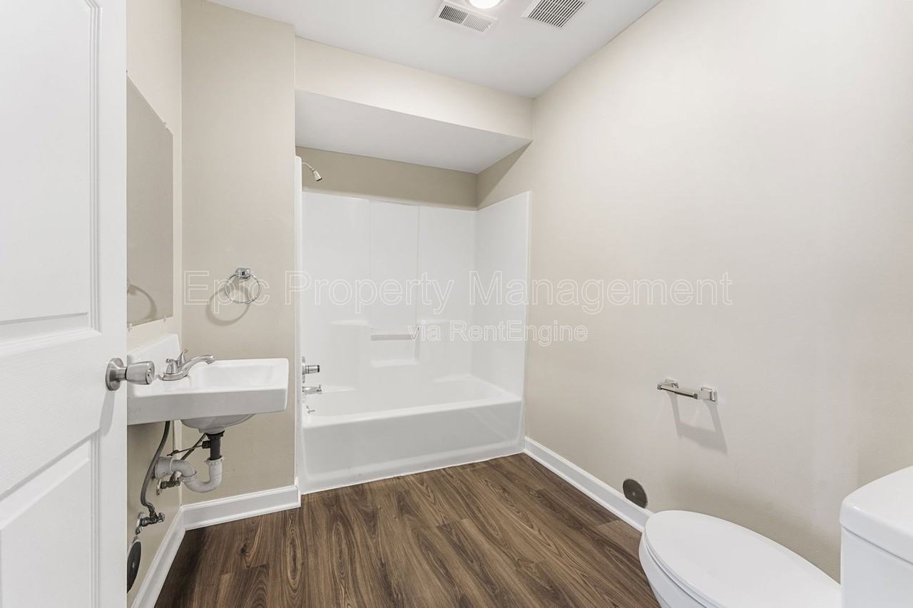2700 6th St #305A - Photo 5 of 11
