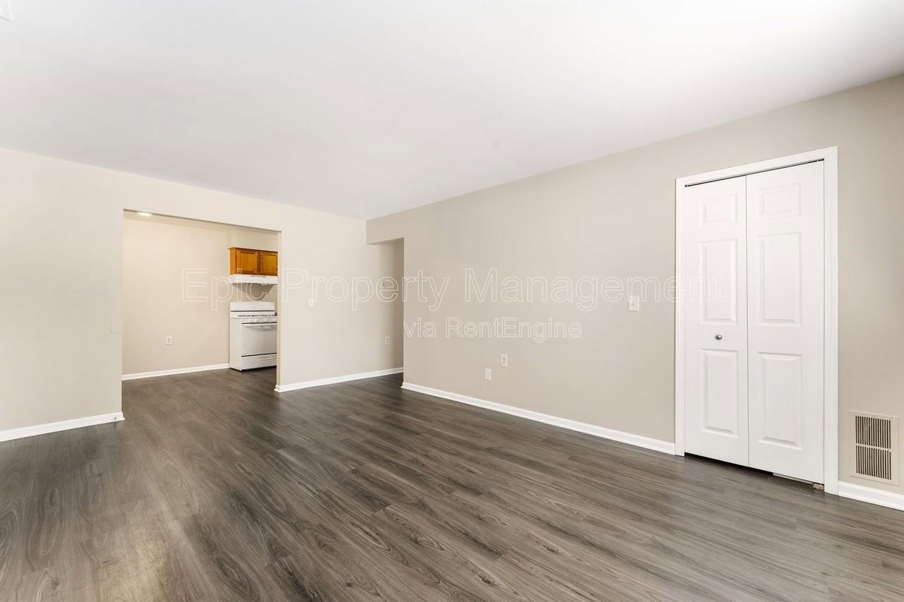 2700 6th St #305A - Photo 7 of 11