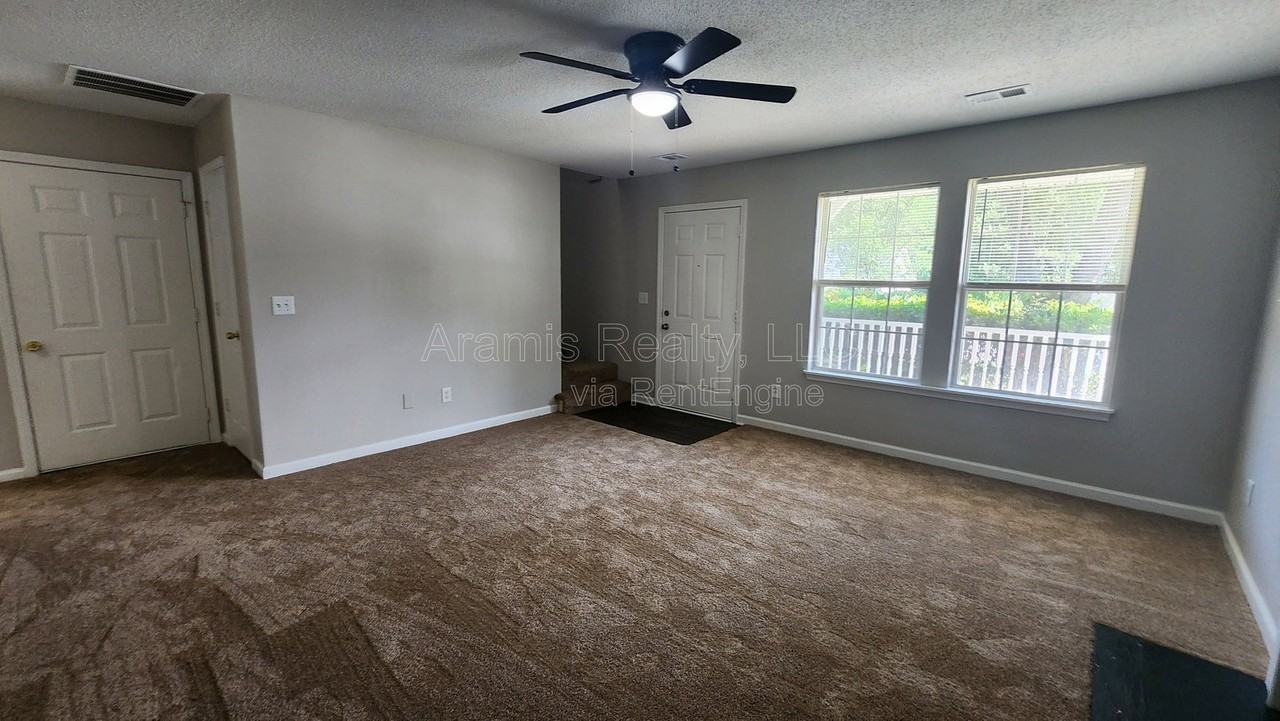 7336 Bramble Oak Dr - Photo 4 of 17