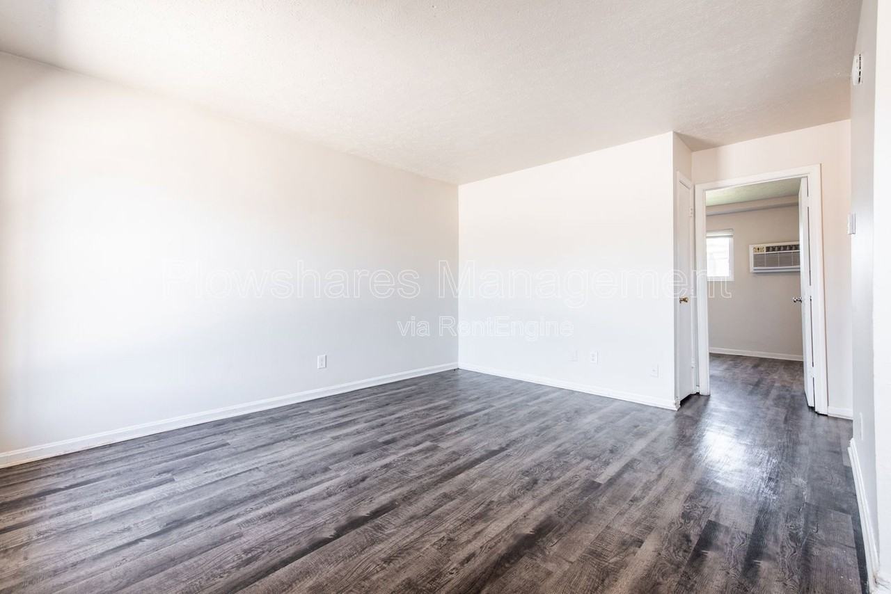 3224 Twin Oak Ln #G24 - Photo 5 of 17