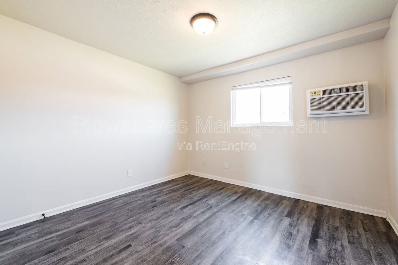 3224 Twin Oak Ln #G24 - Photo 7 of 17
