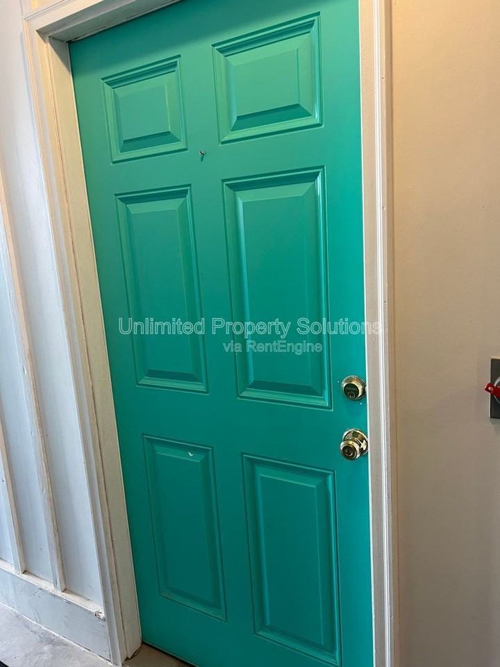 700 Ocean Blvd #1 - Photo 4 of 20