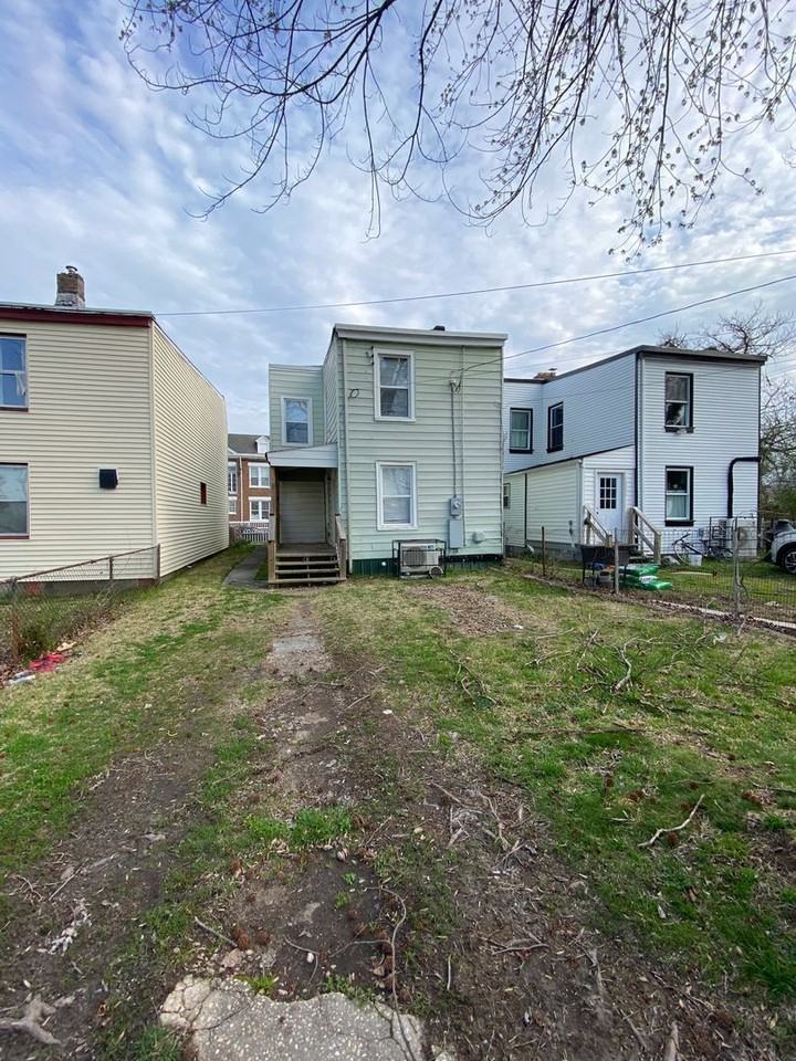 207 Welford St - Photo 3 of 3
