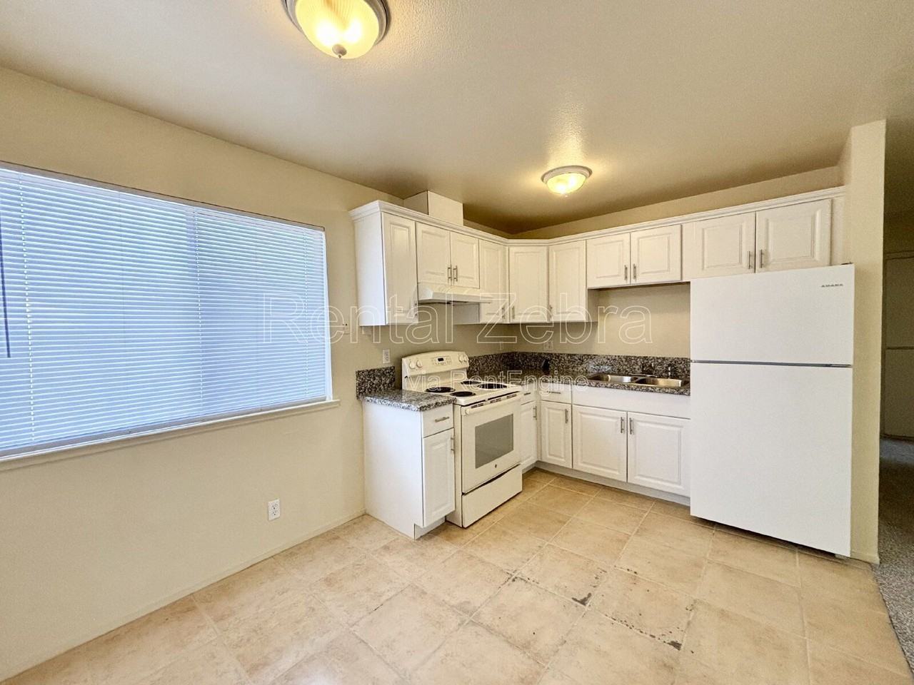 563 W 12th St #561 - Photo 4 of 11