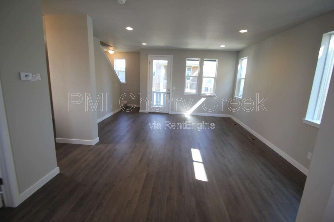 2406 S Troy Ct - Photo 5 of 50
