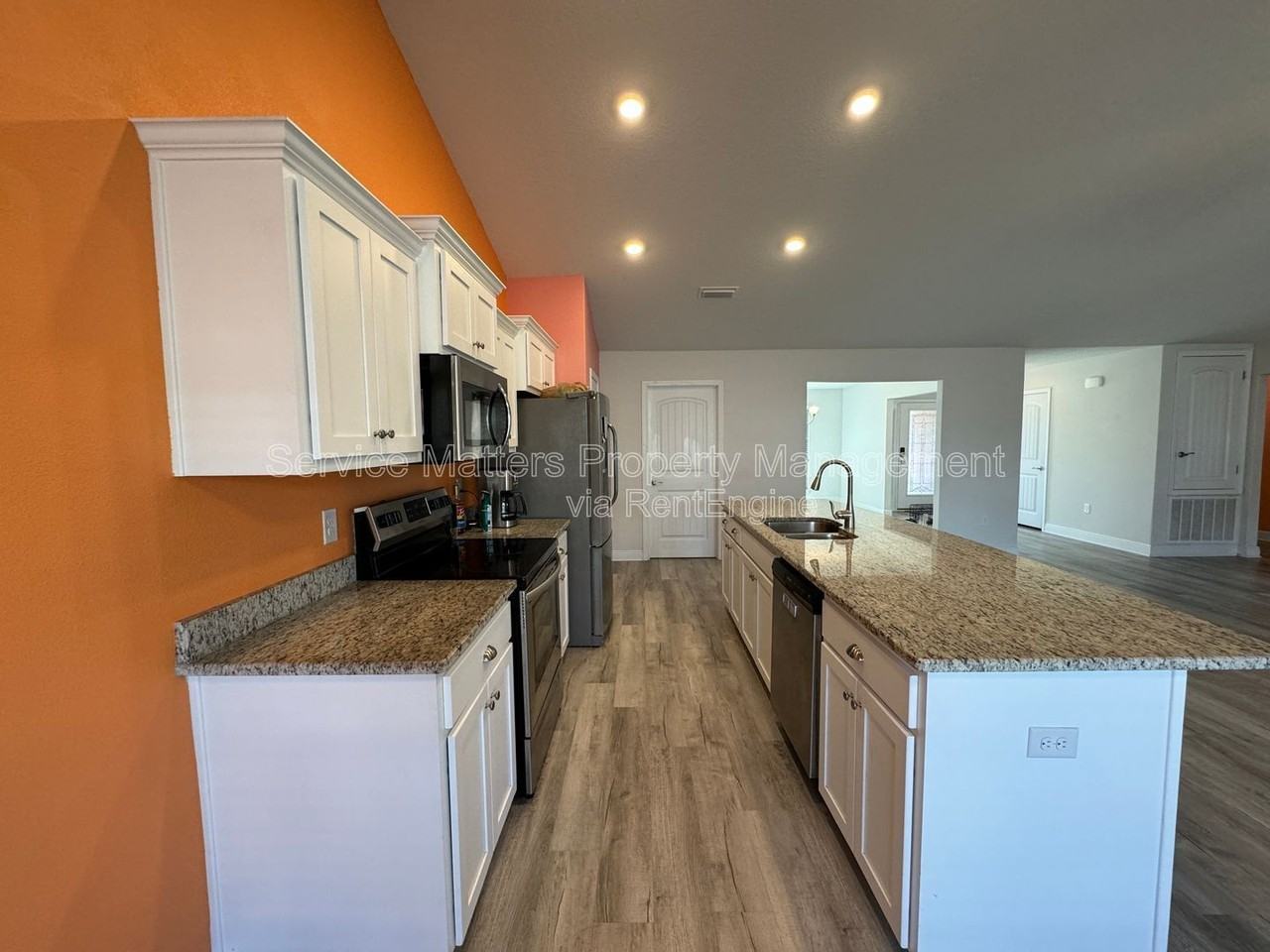 5622 Burr St - Photo 6 of 21
