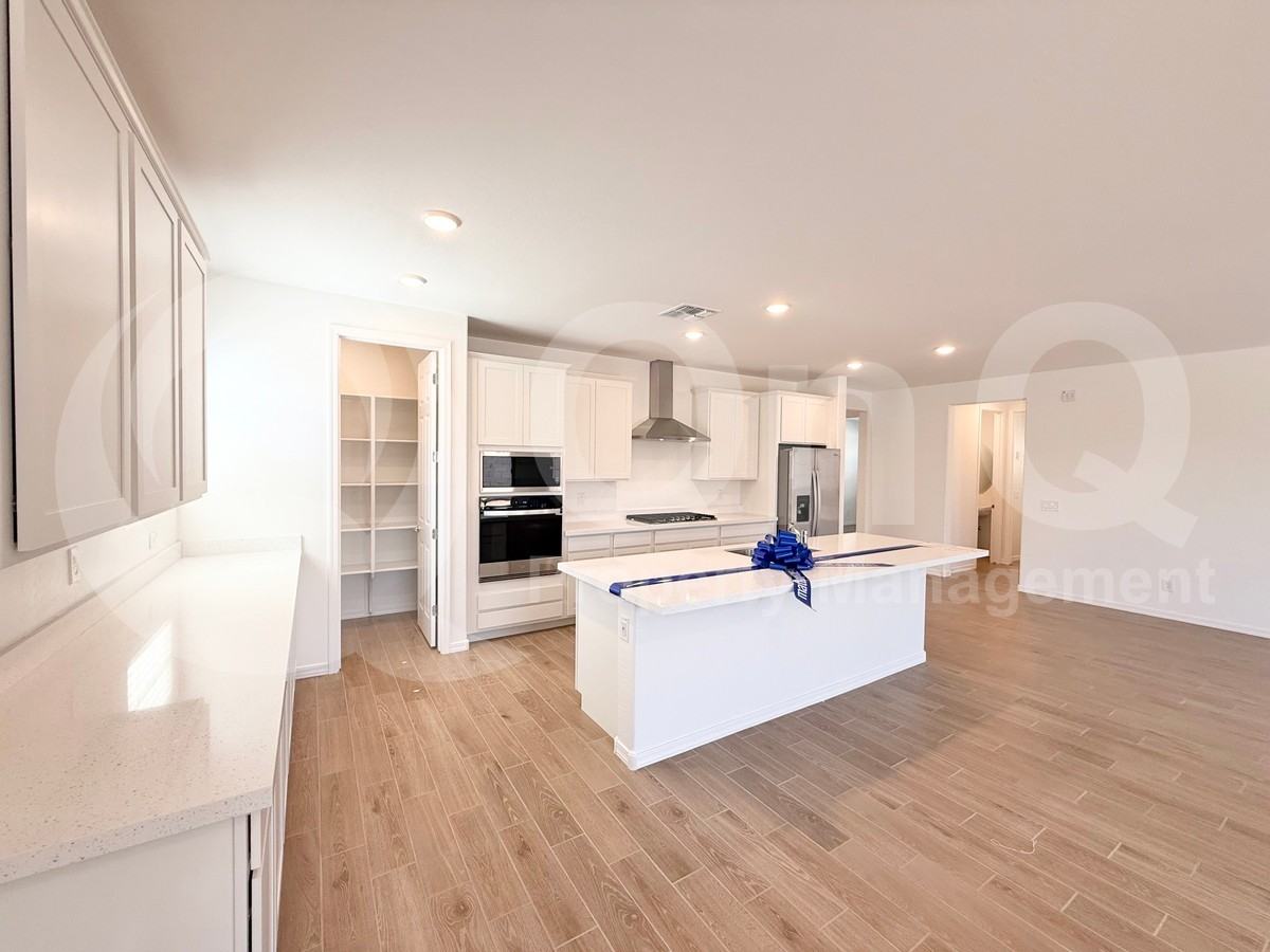 22813 E Starflower Dr - Photo 4 of 22
