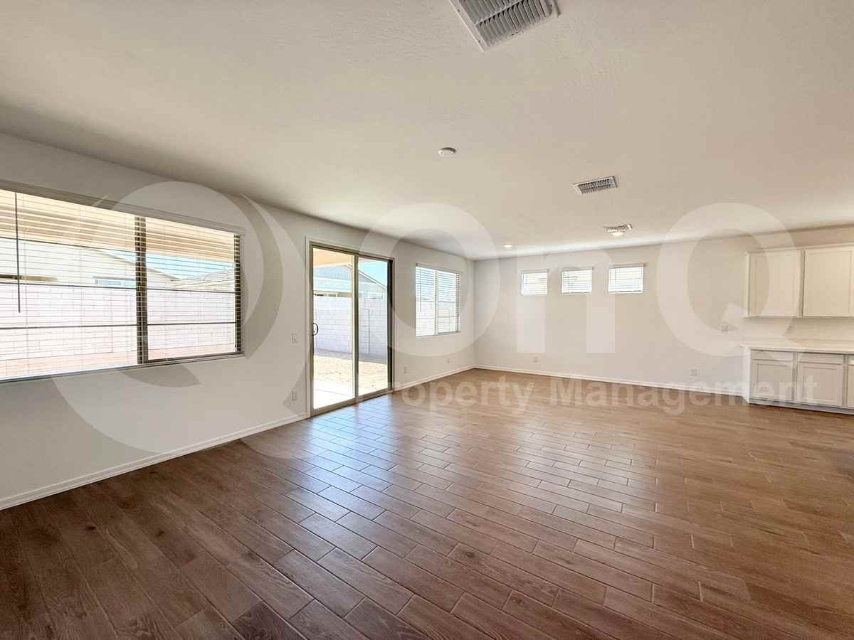 22813 E Starflower Dr - Photo 6 of 22