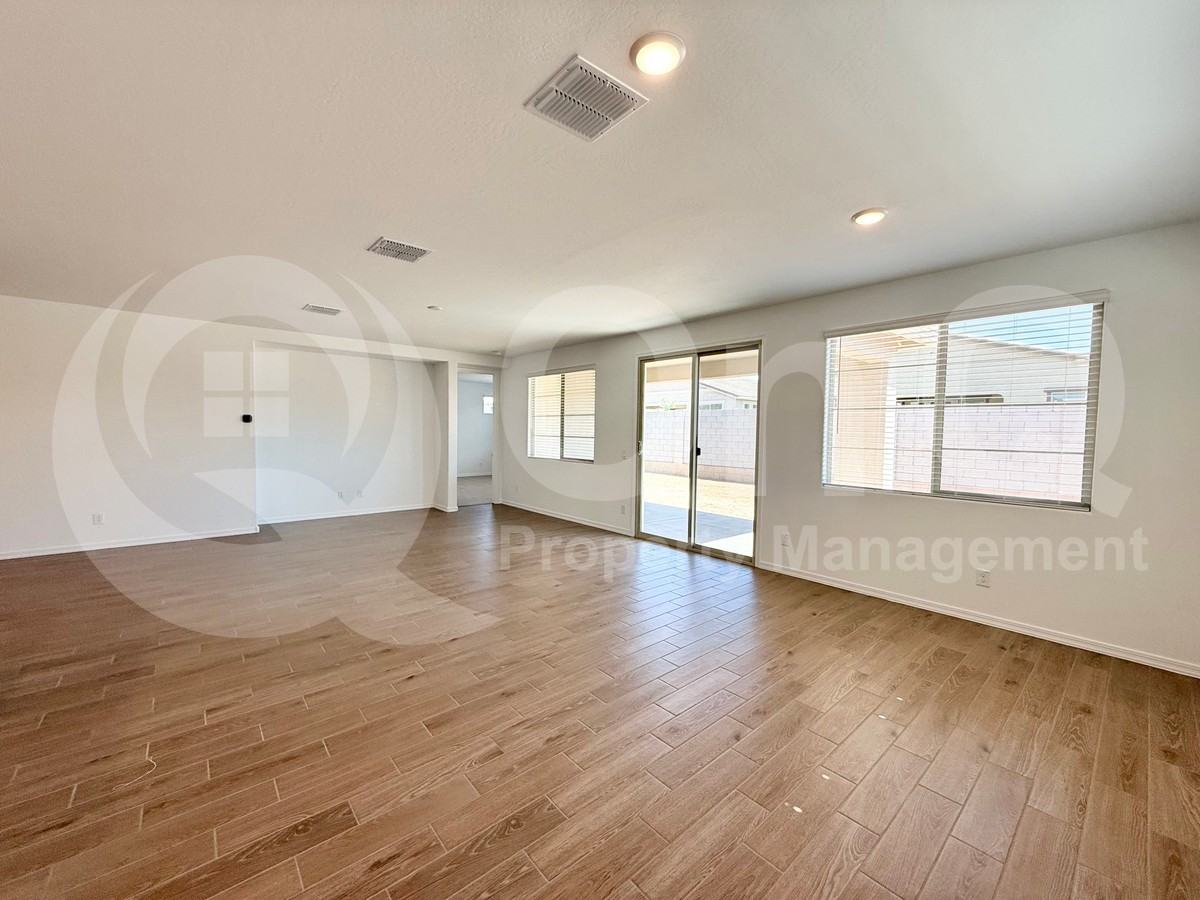 22813 E Starflower Dr - Photo 7 of 22