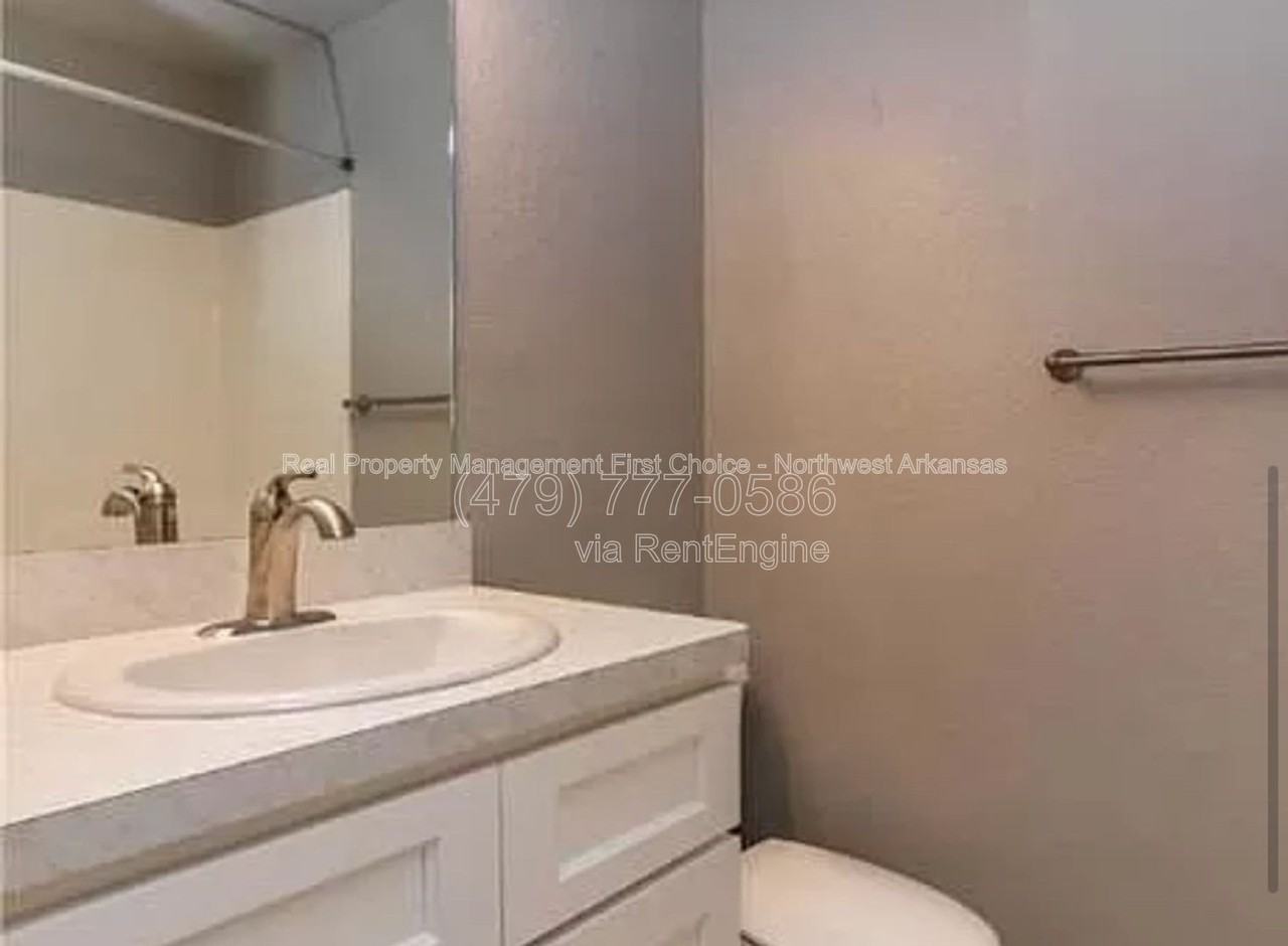 581 W Moan Pl - Photo 7 of 16
